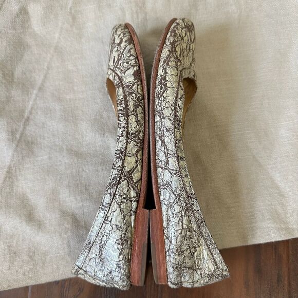 FRYE Carson Ballet Flats Beige Gold Leather Crackled Slip On - Picture 4 of 9